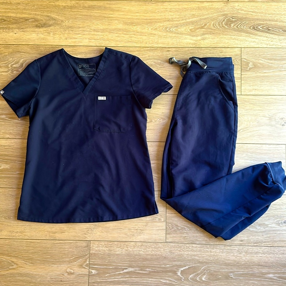 Figs navy blue set